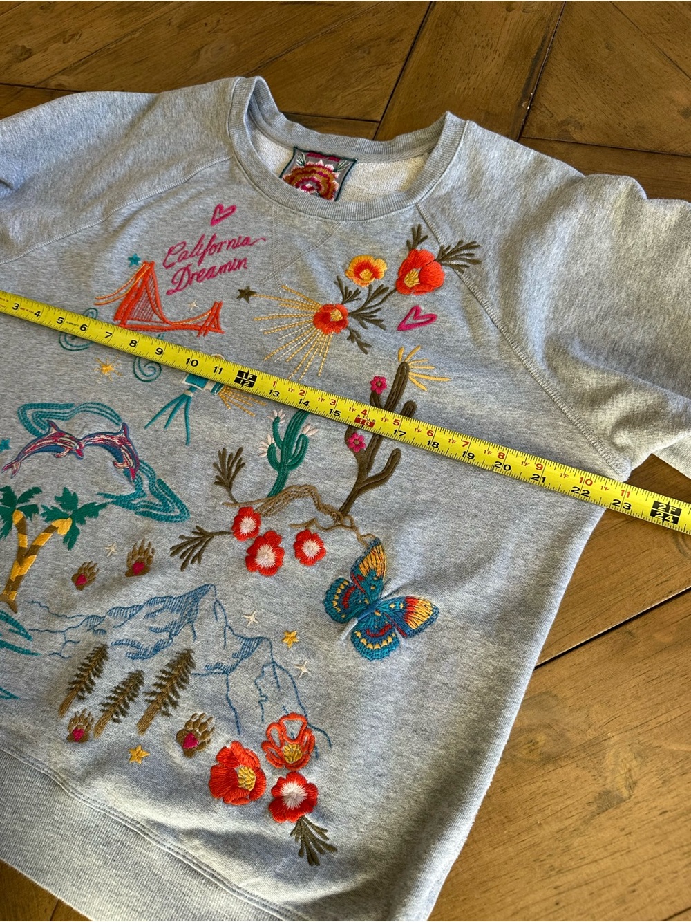 JOHNNY WAS California Dreamin' Whimsical Embroidered Sweatshirt Large or M Rare - Picture 6 of 9